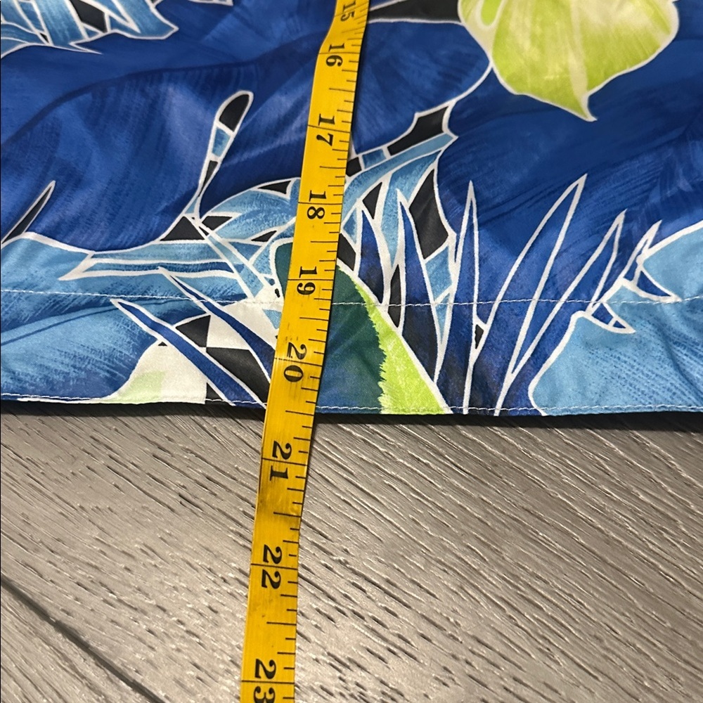 NWT Nike Multicolor Leaf Print Windbreaker Crop Zip up size Large - Picture 7 of 12